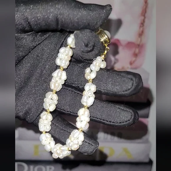 Vtg GENUINE PEARL BRACELET WITH AMAZING CLOSURE EUC🌹(ALREADY CLEAN POLISHED)EUC - Picture 8 of 8